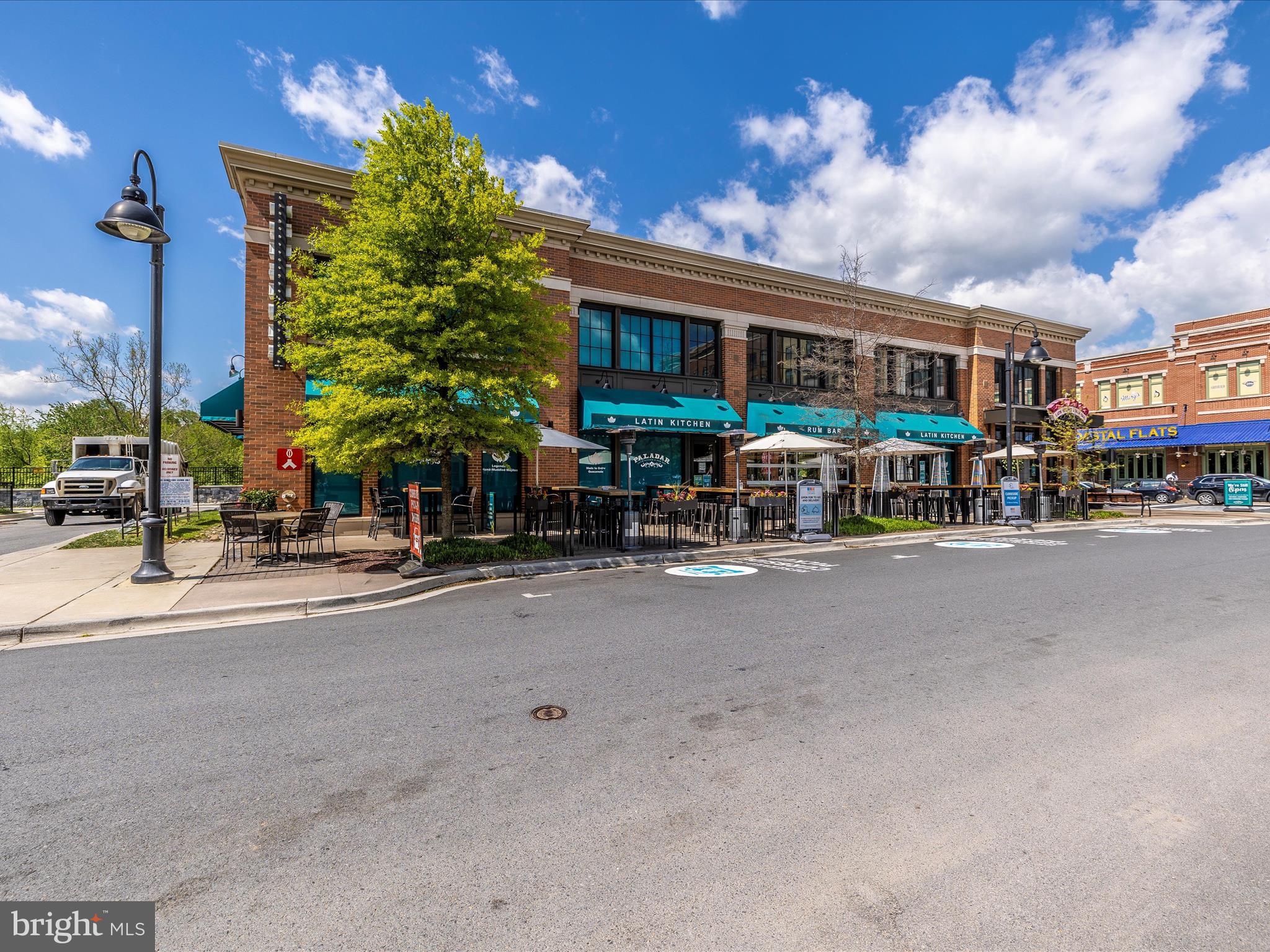 1009 ROCKWELL AVENUE