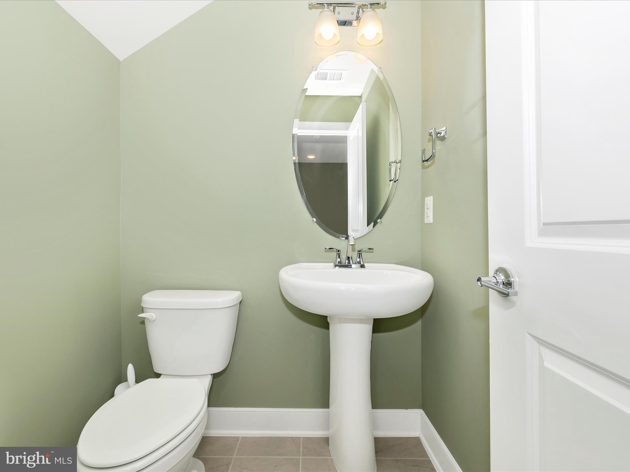 1009 ROCKWELL AVENUE