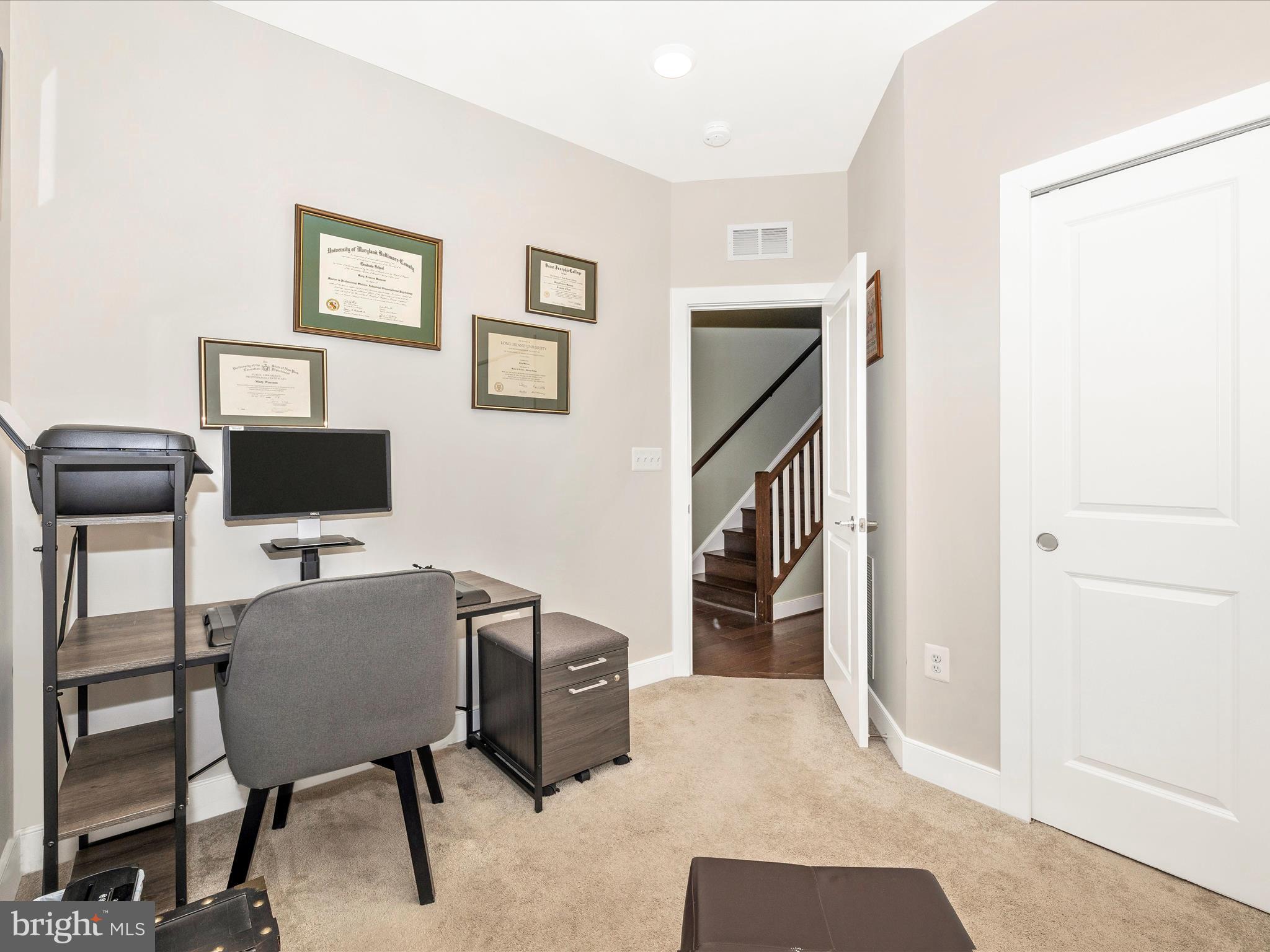 1009 ROCKWELL AVENUE