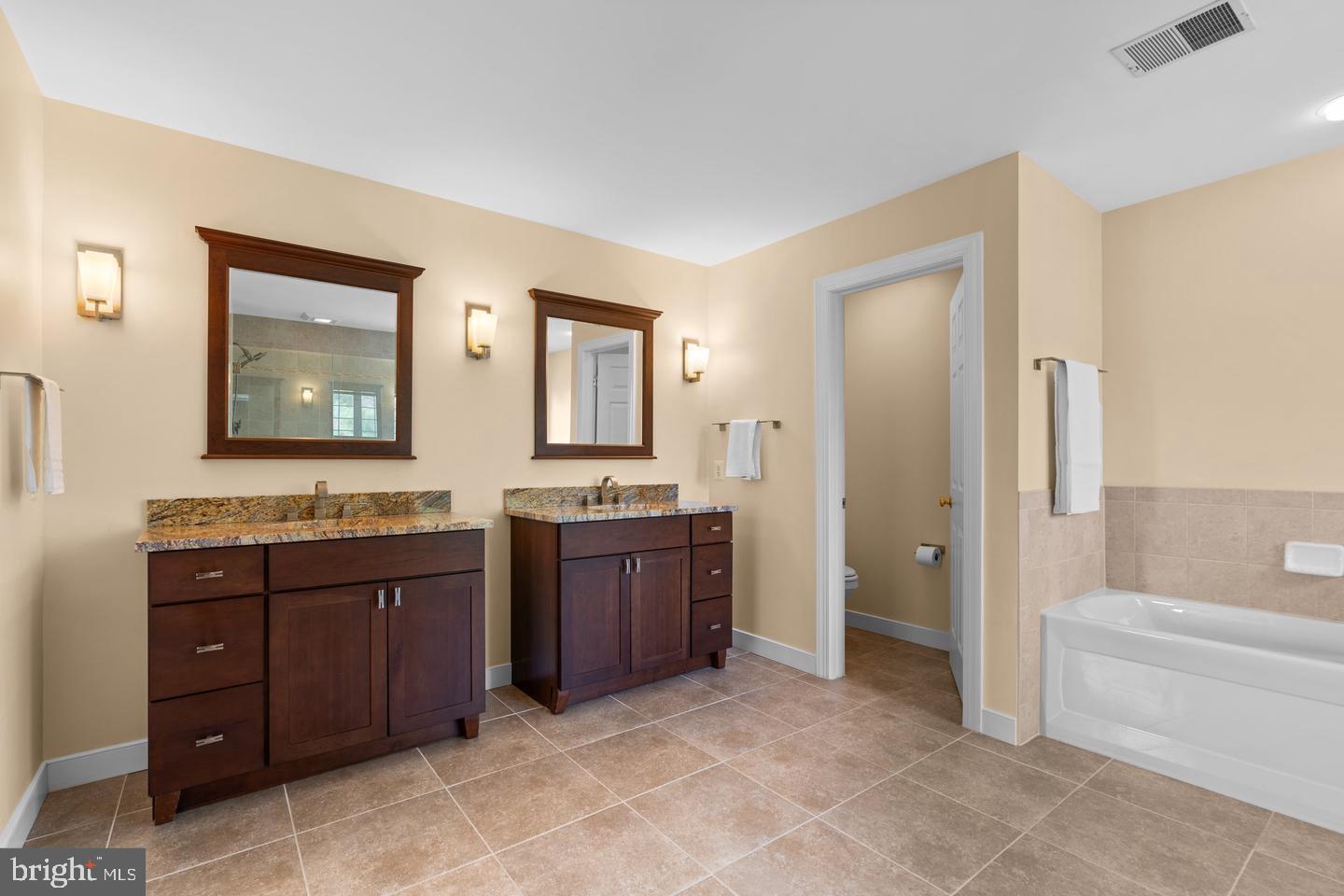 7904 WINDSOR KNOLL LANE