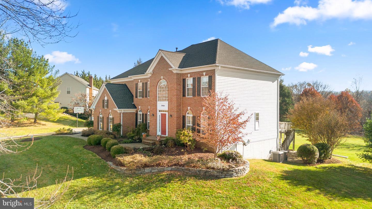 7904 WINDSOR KNOLL LANE