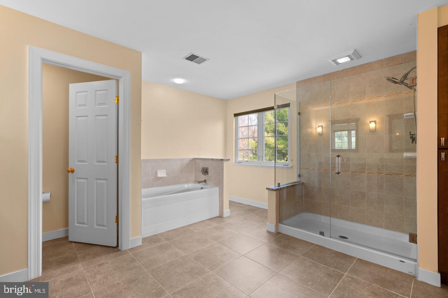 7904 WINDSOR KNOLL LANE