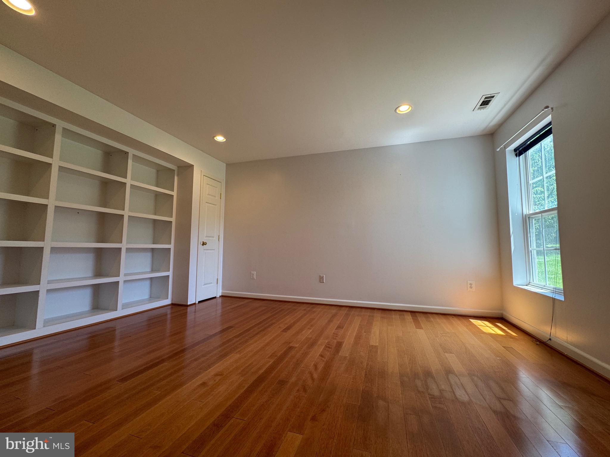 7904 WINDSOR KNOLL LANE