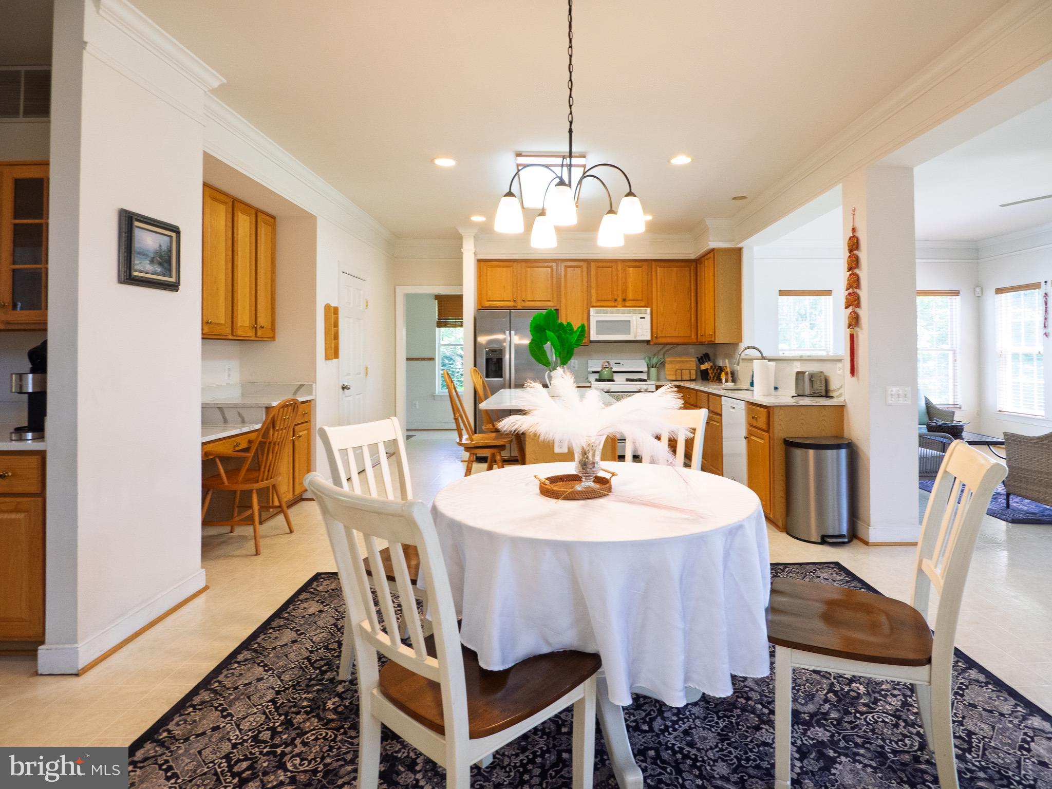 7904 WINDSOR KNOLL LANE