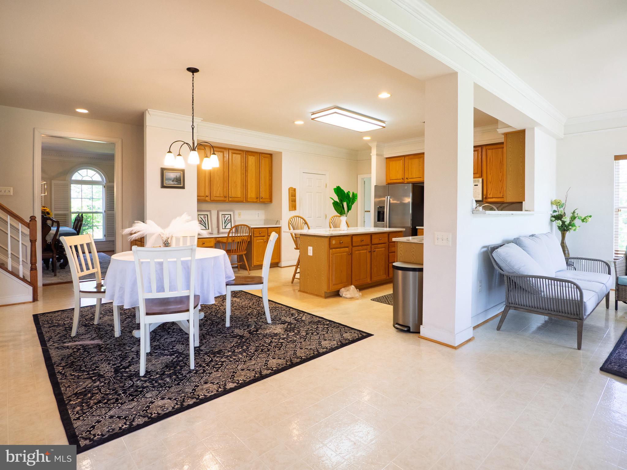 7904 WINDSOR KNOLL LANE