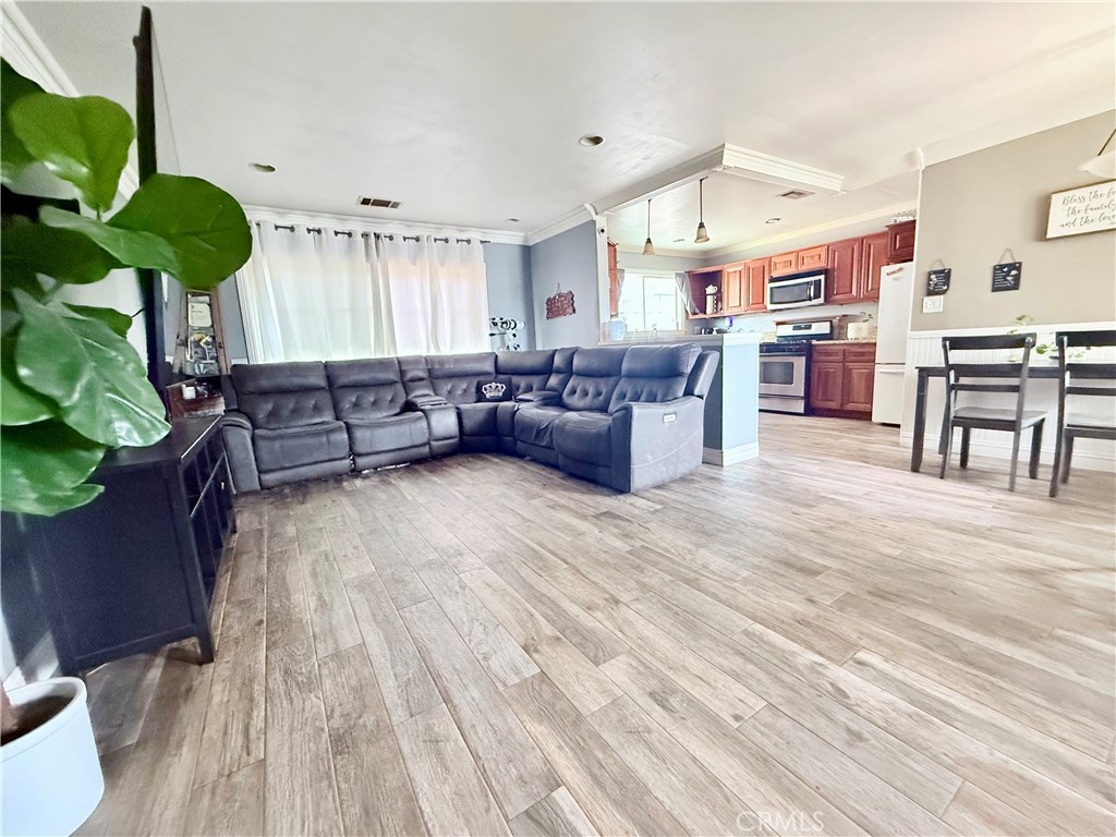 11903 FAIRFORD Avenue