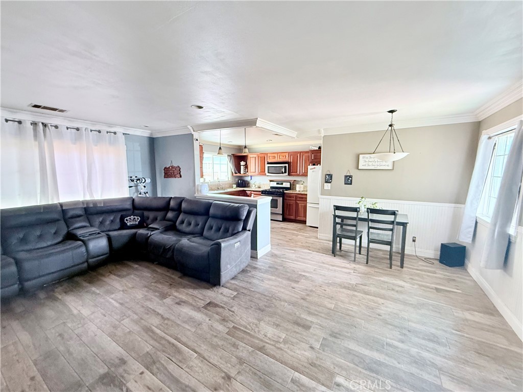 11903 FAIRFORD Avenue