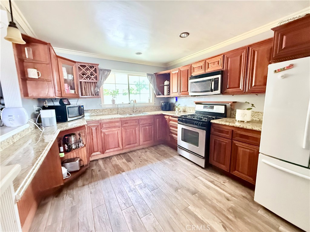 11903 FAIRFORD Avenue