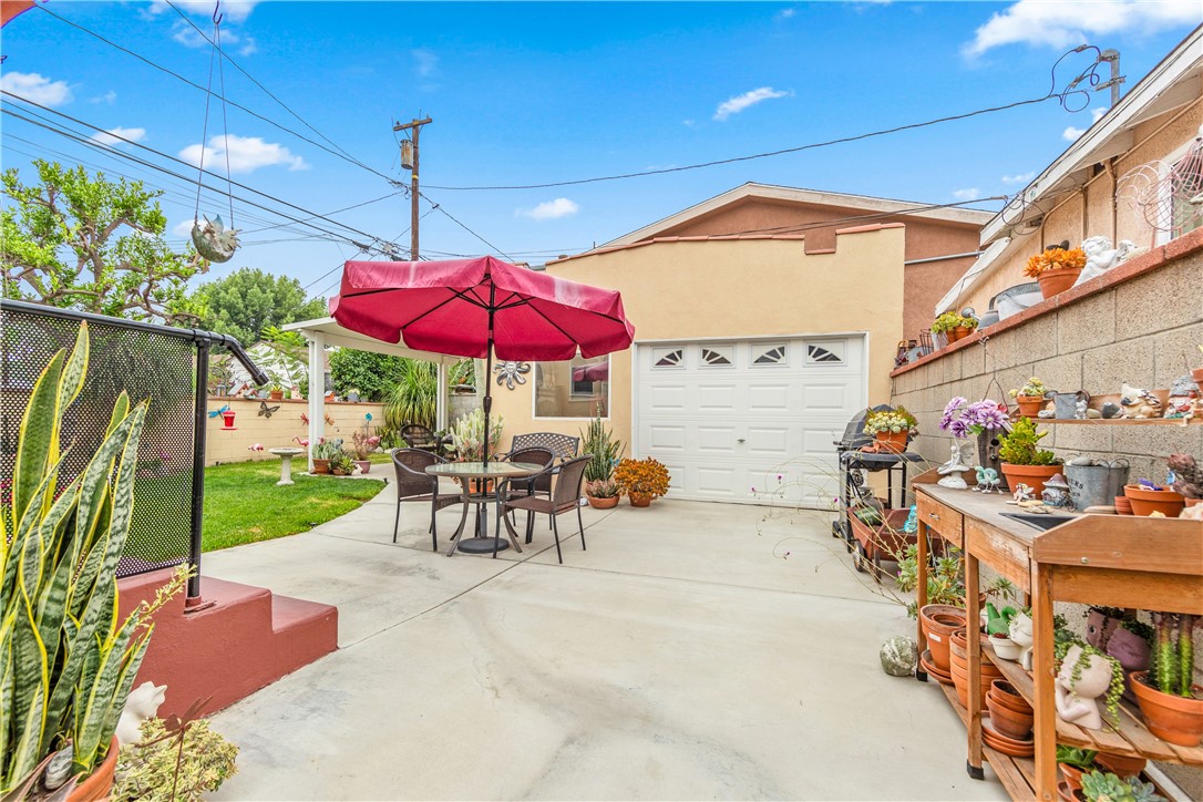 1321 E Hungerford Street