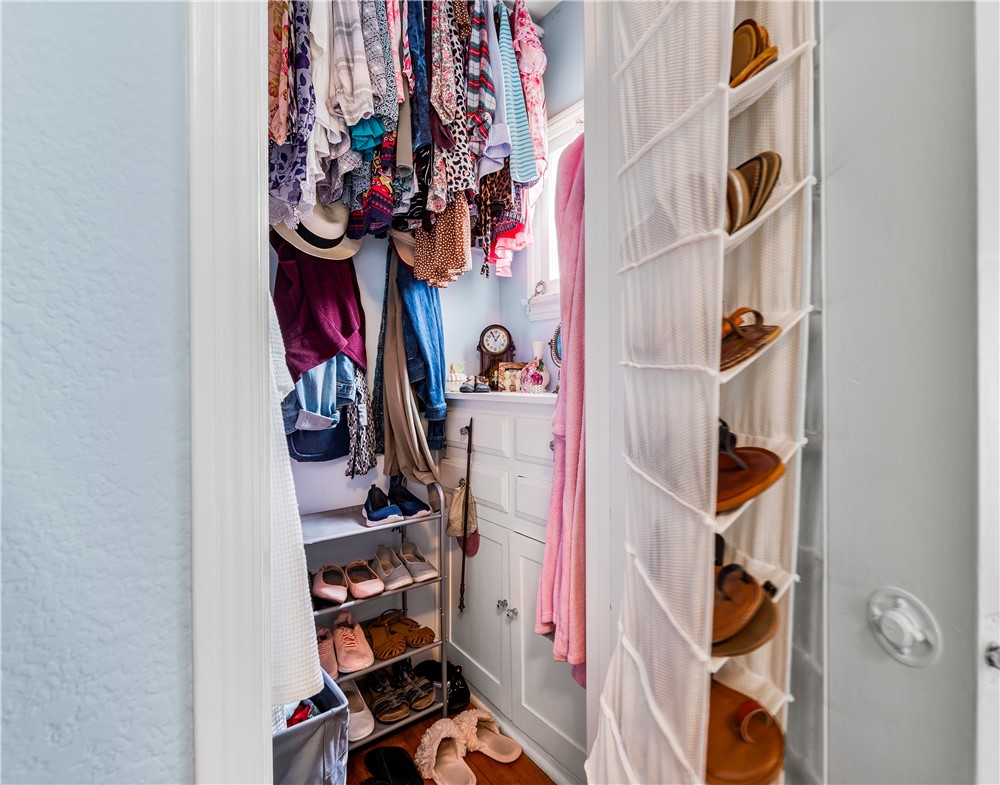 1321 E Hungerford Street