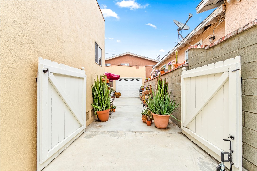 1321 E Hungerford Street