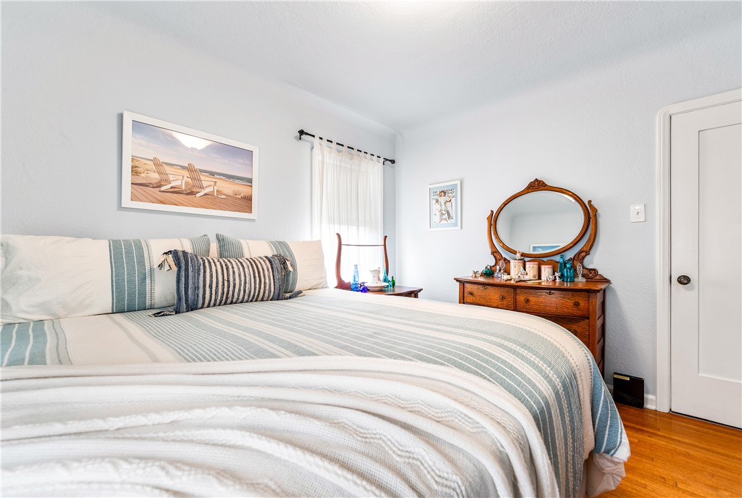 1321 E Hungerford Street