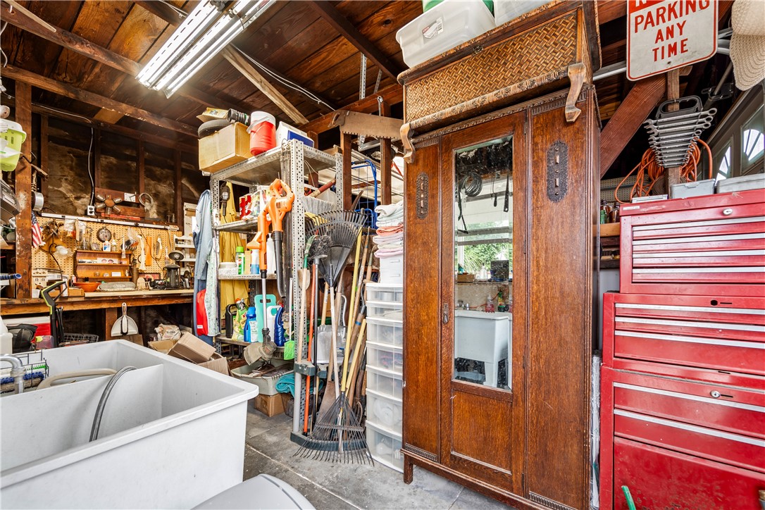 1321 E Hungerford Street