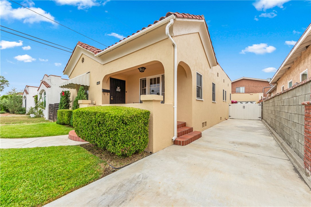 1321 E Hungerford Street