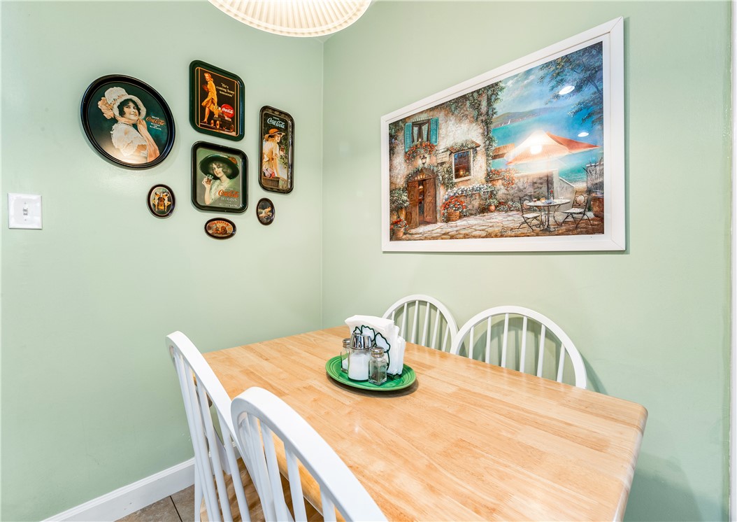 1321 E Hungerford Street