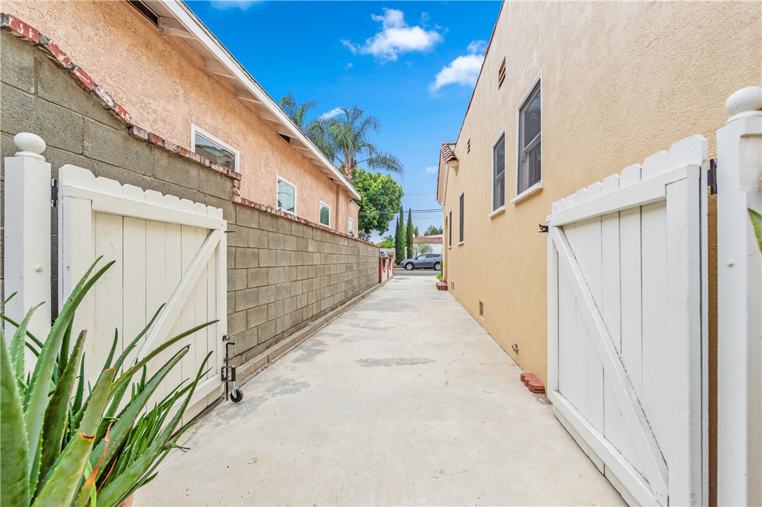 1321 E Hungerford Street