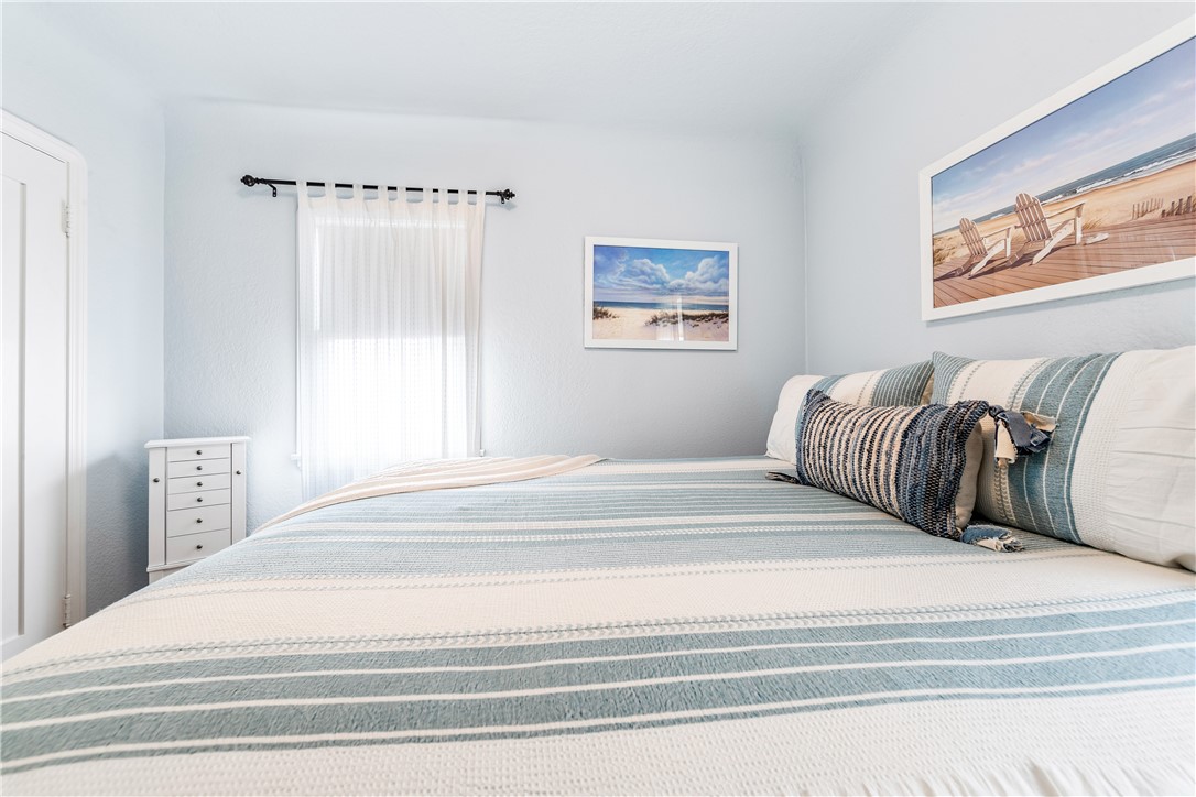 1321 E Hungerford Street