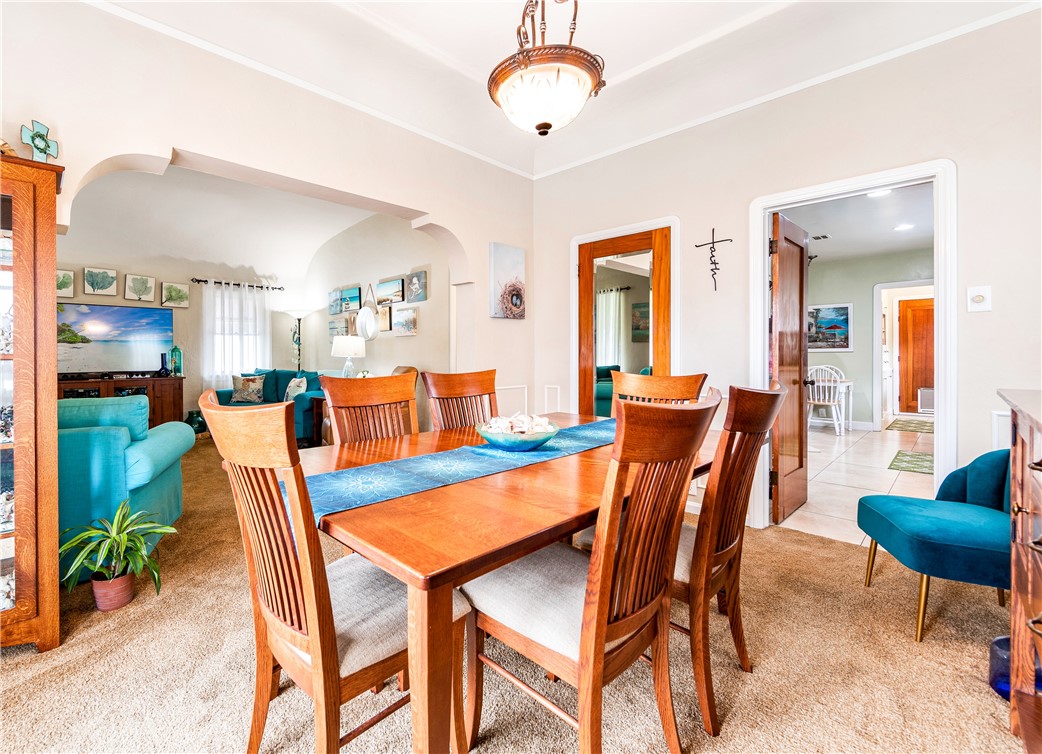 1321 E Hungerford Street