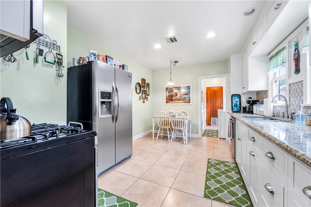 1321 E Hungerford Street