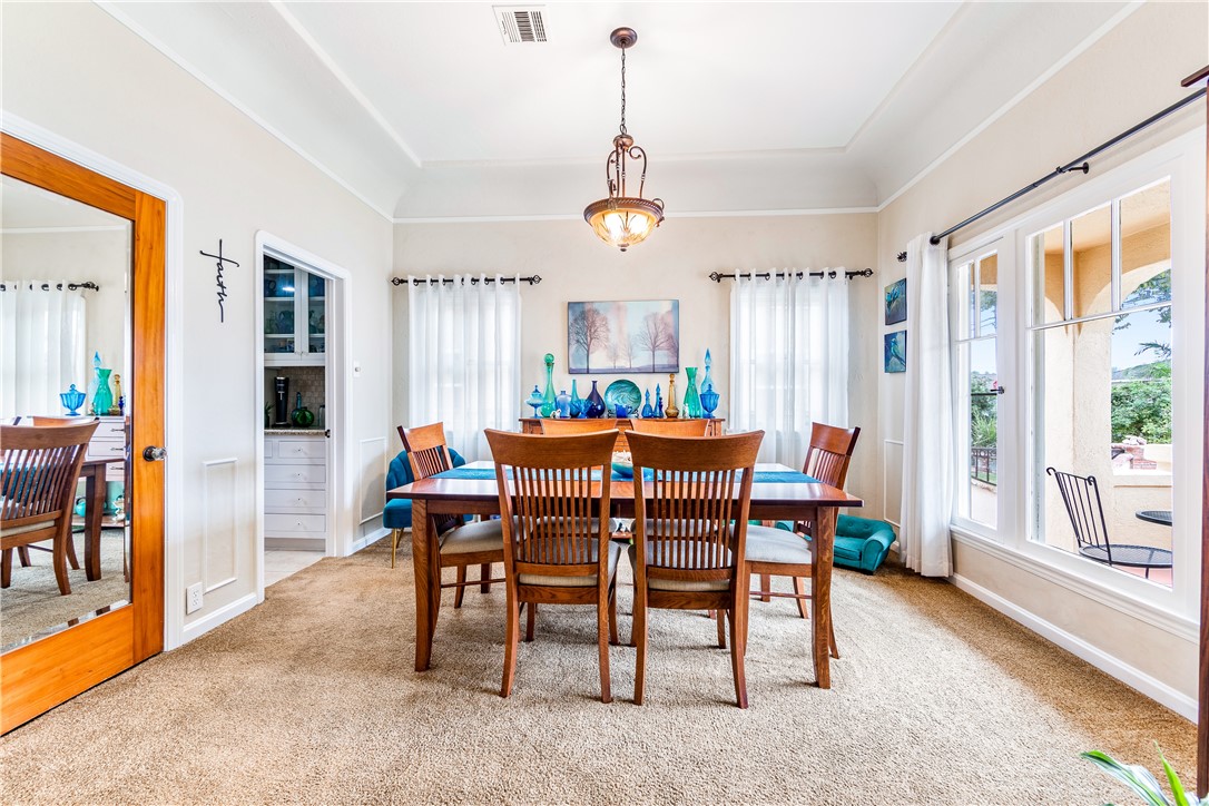 1321 E Hungerford Street