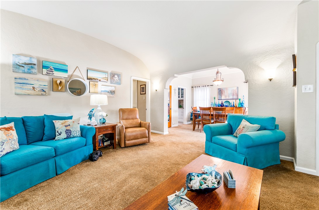 1321 E Hungerford Street