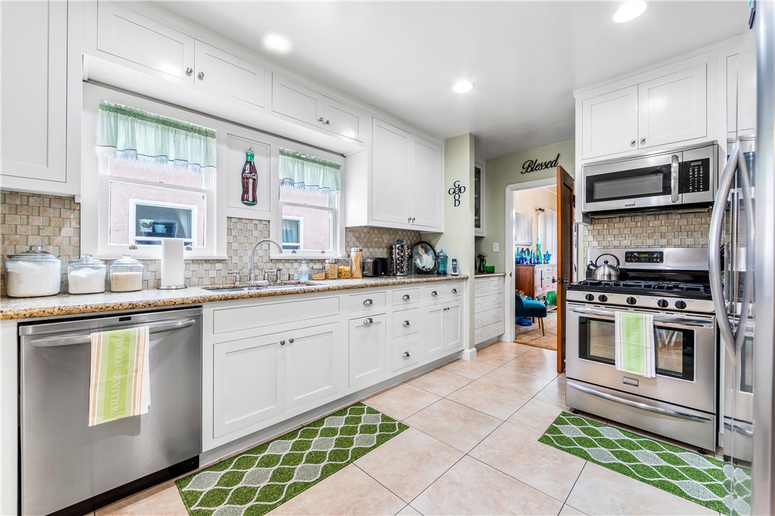 1321 E Hungerford Street