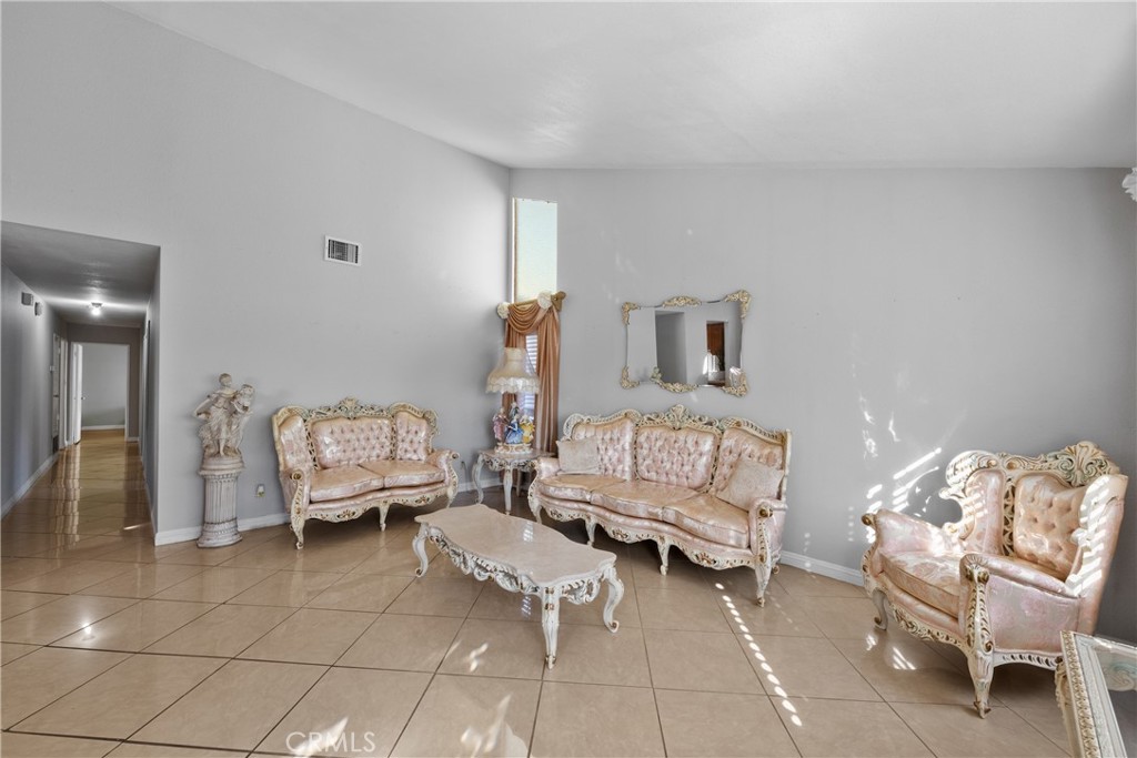 10615 Elizabeth Avenue