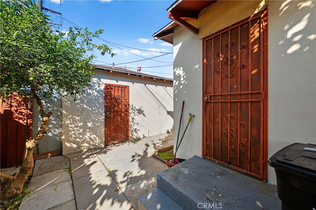 10615 Elizabeth Avenue