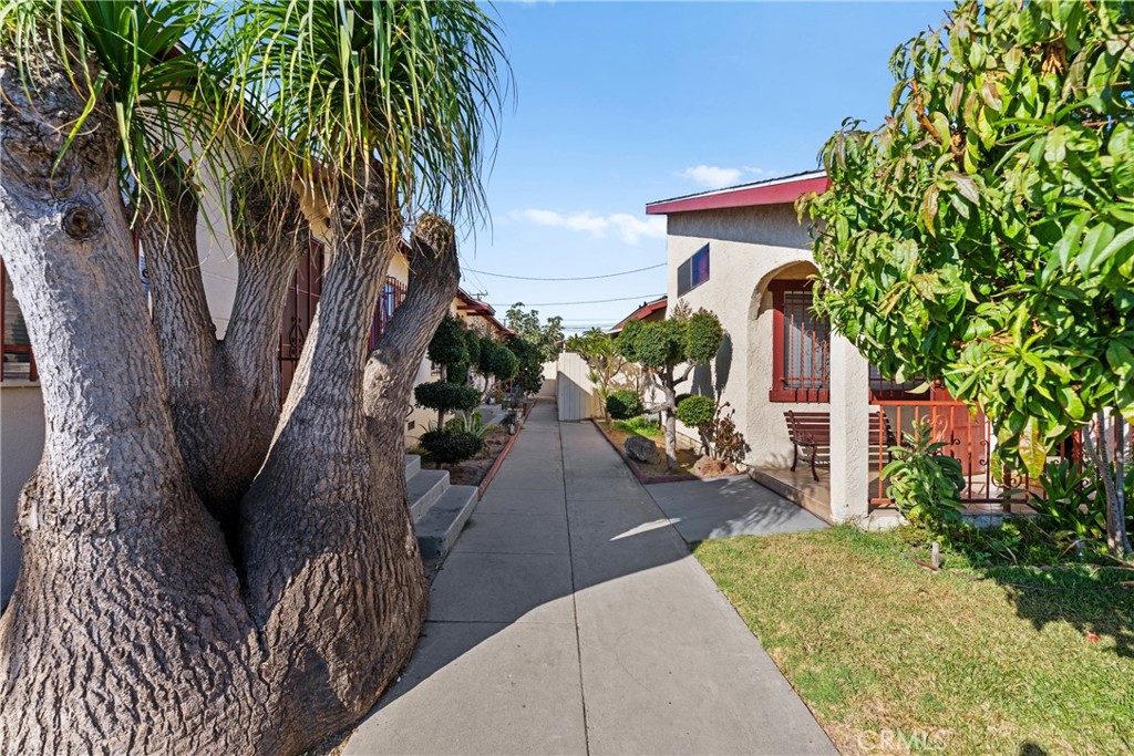 10615 Elizabeth Avenue