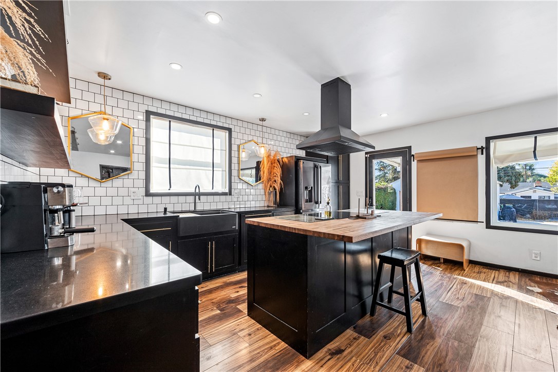 14806 Starbuck Street