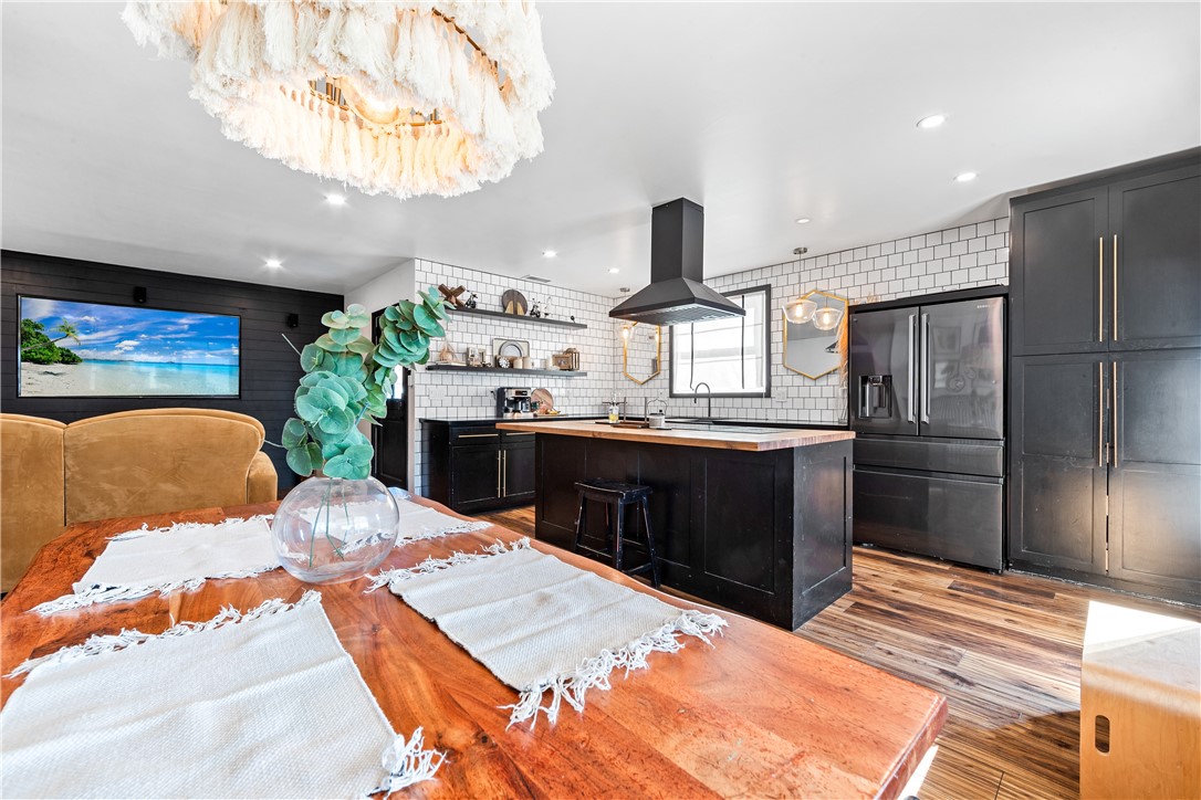 14806 Starbuck Street