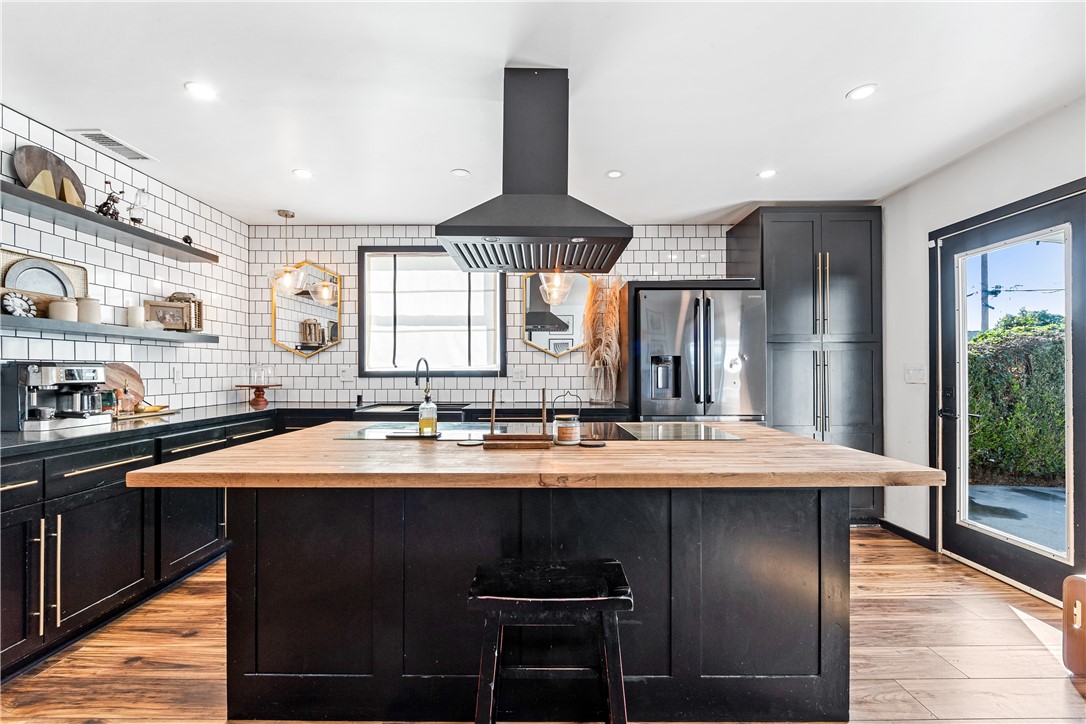 14806 Starbuck Street