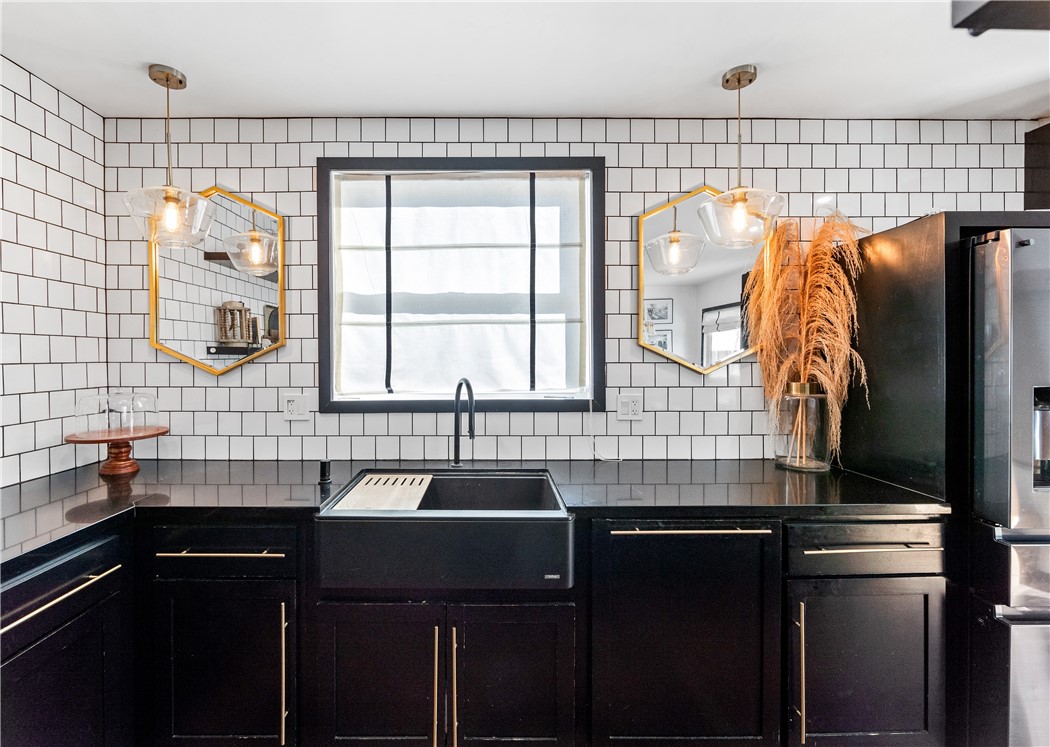 14806 Starbuck Street