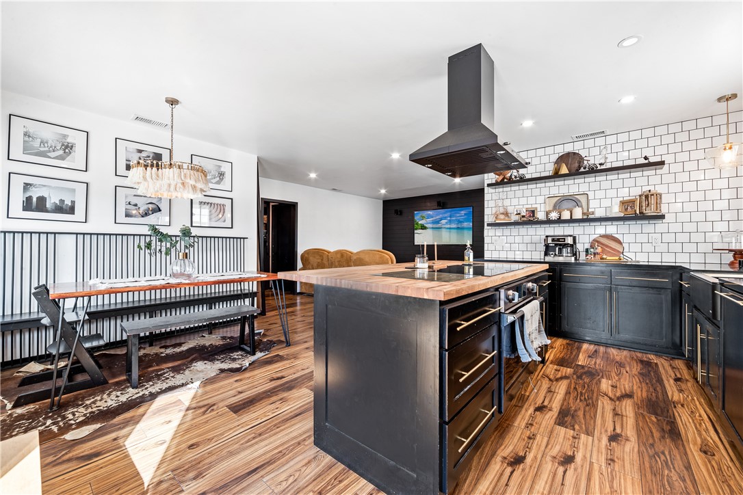 14806 Starbuck Street