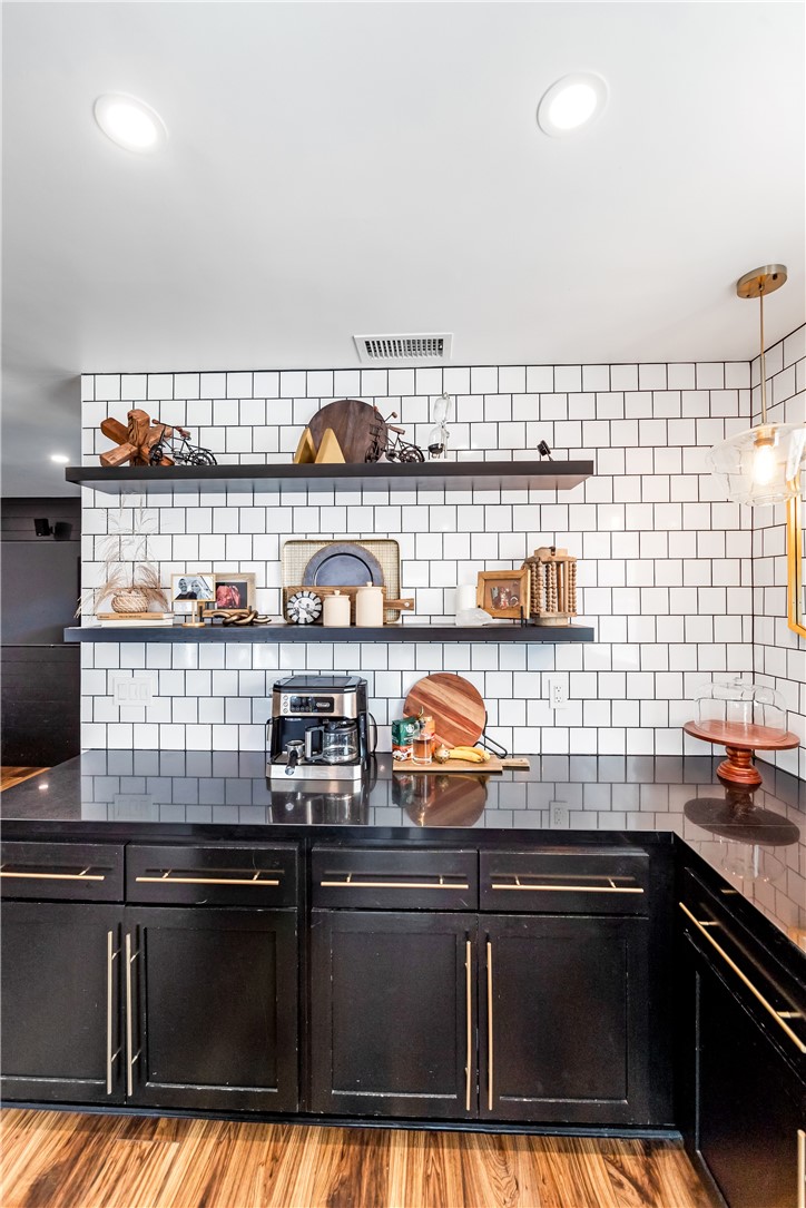 14806 Starbuck Street