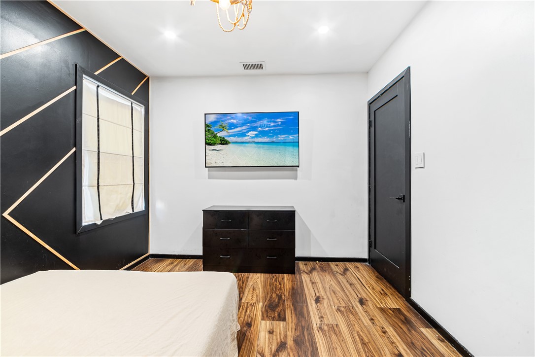 14806 Starbuck Street