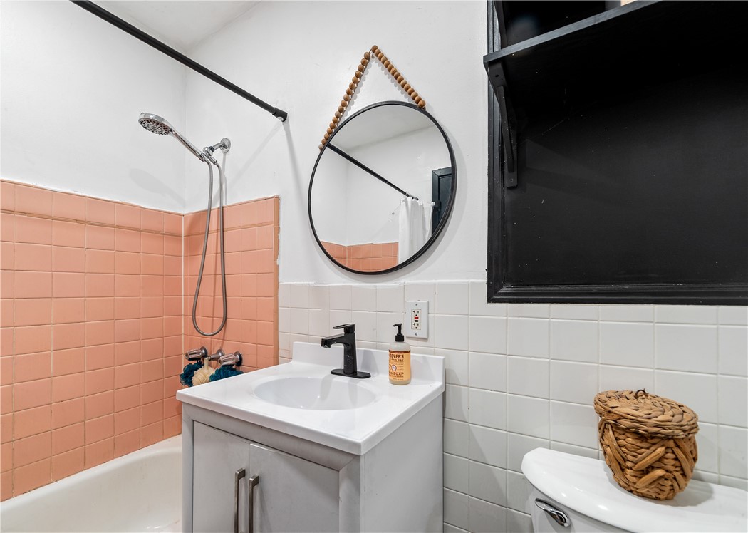 14806 Starbuck Street