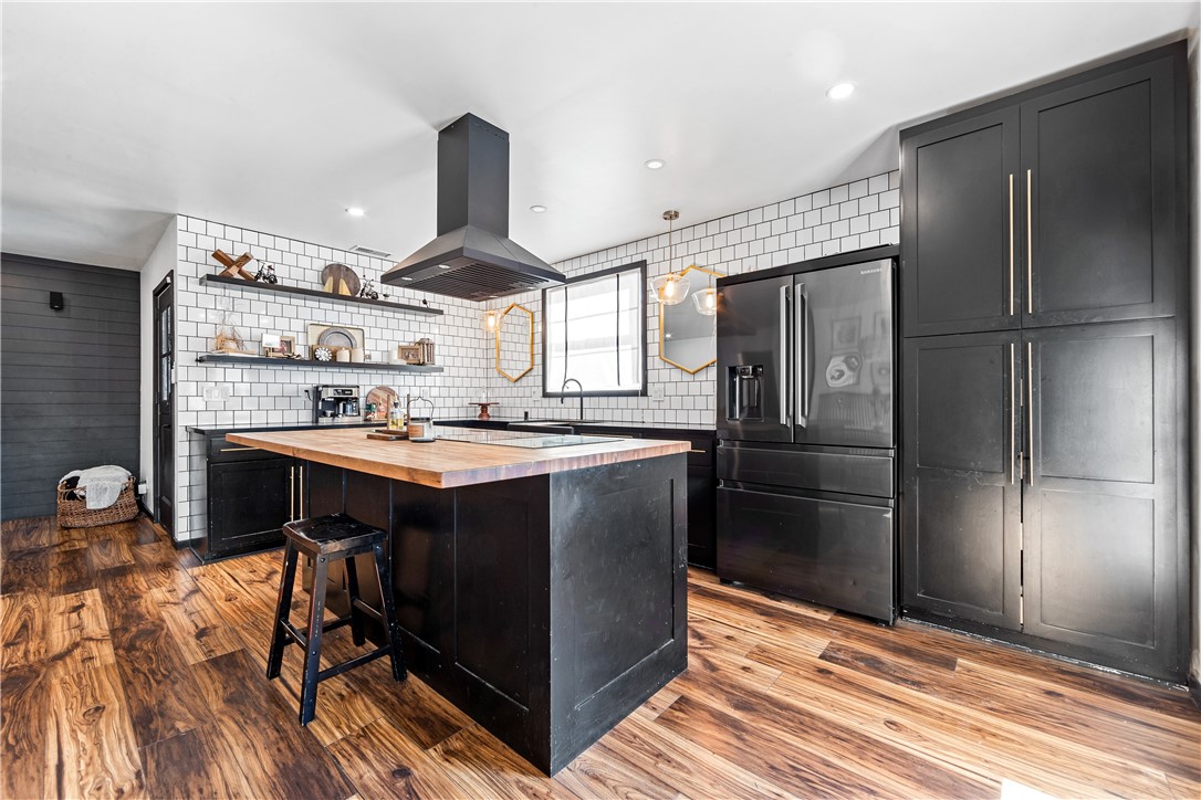 14806 Starbuck Street