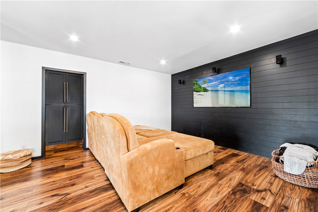 14806 Starbuck Street