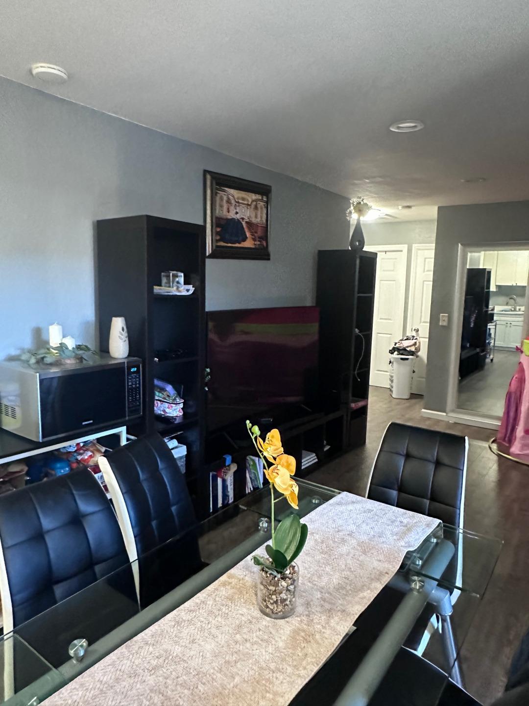 97 N King Road