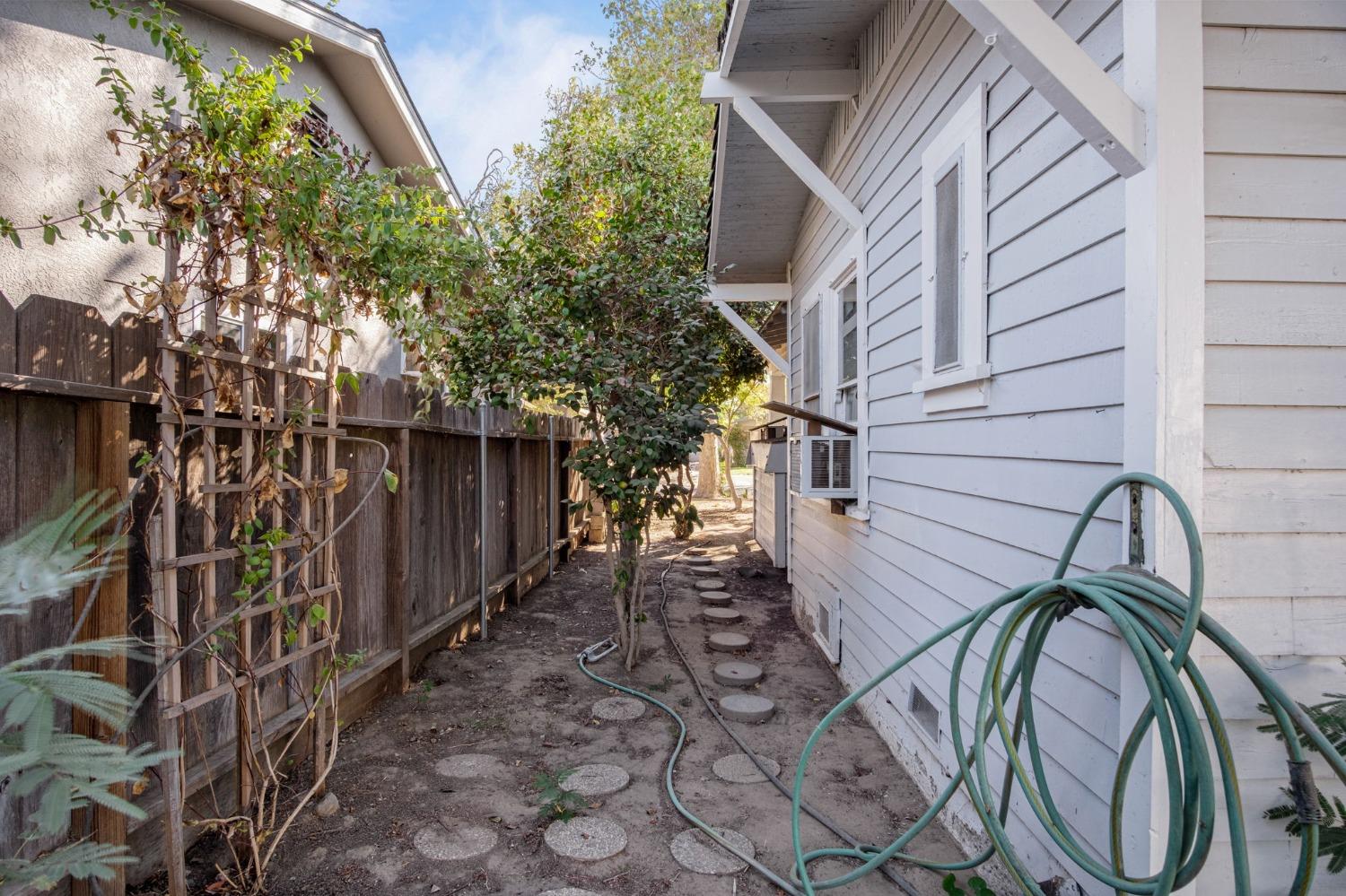 1321 San Joaquin Street