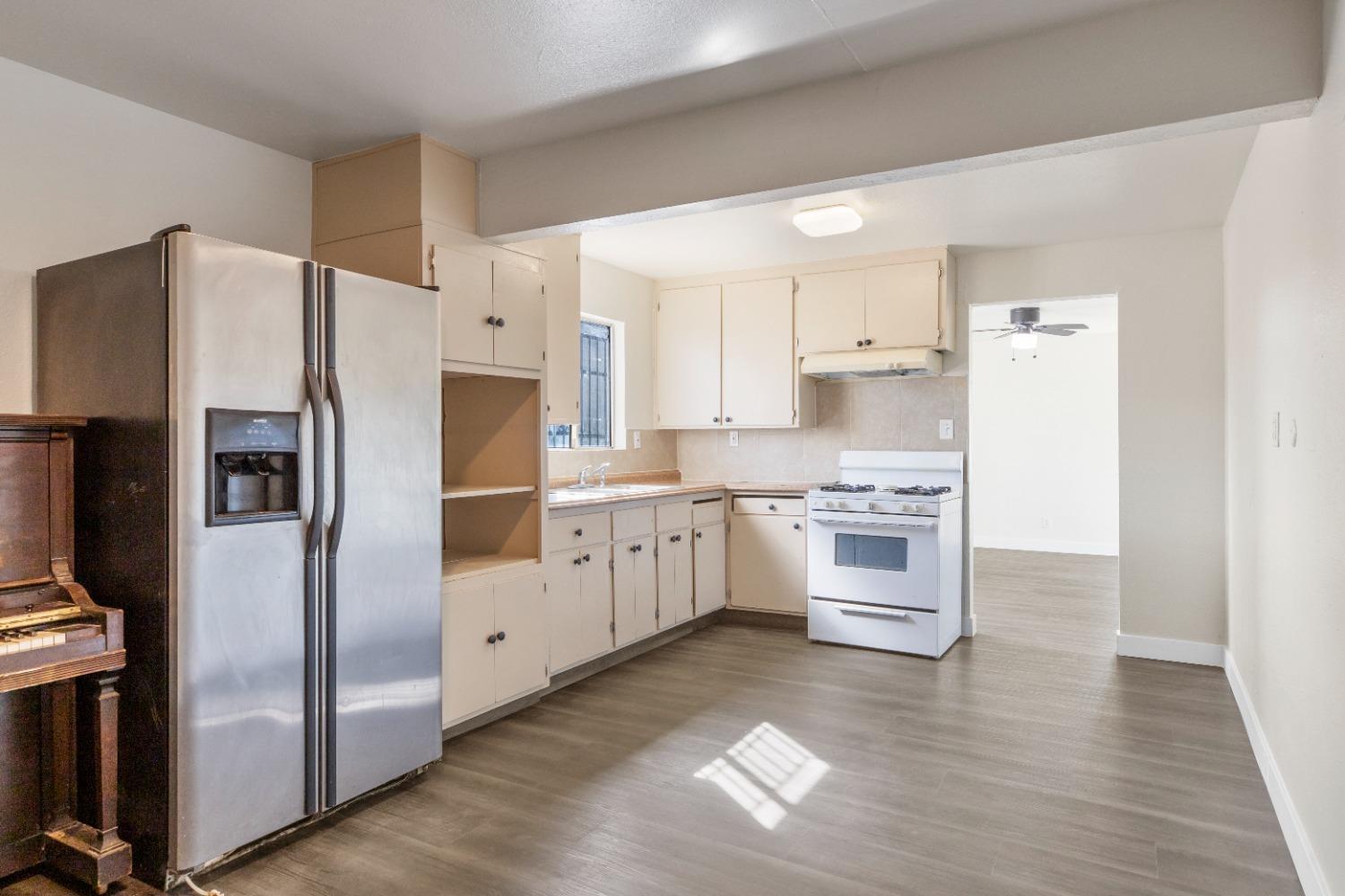 2121 S Lincoln Street