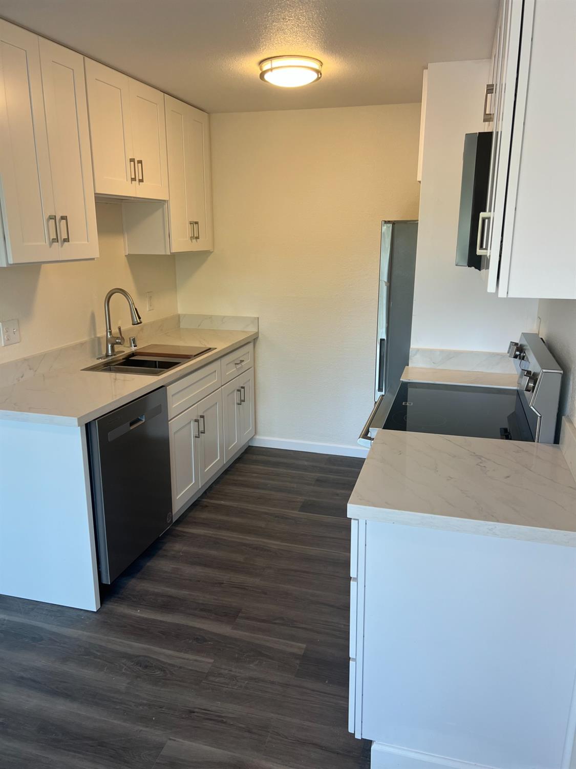 4332 Pacific Avenue 80