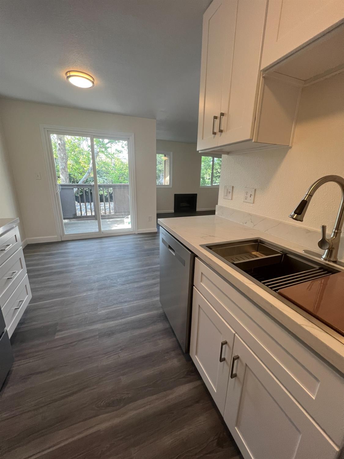 4332 Pacific Avenue 80