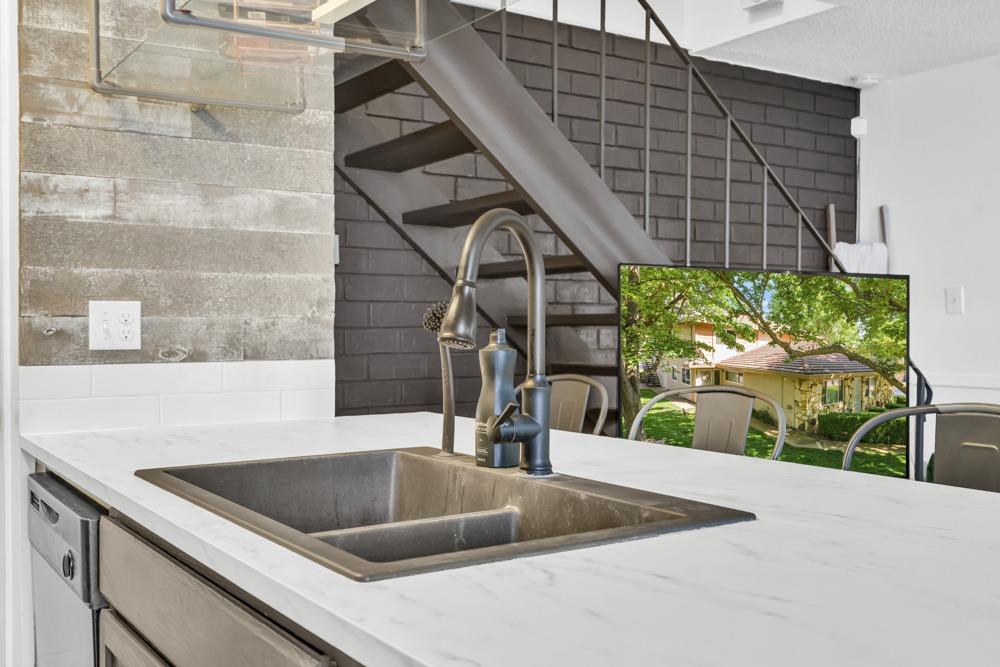 5146 Connecticut Drive 2