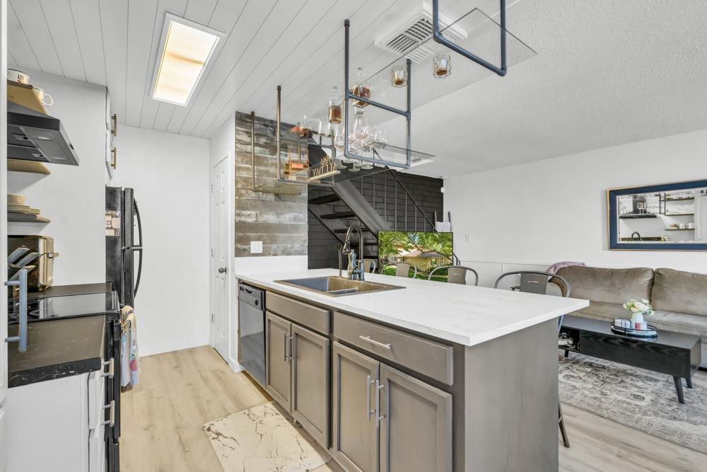 5146 Connecticut Drive 2