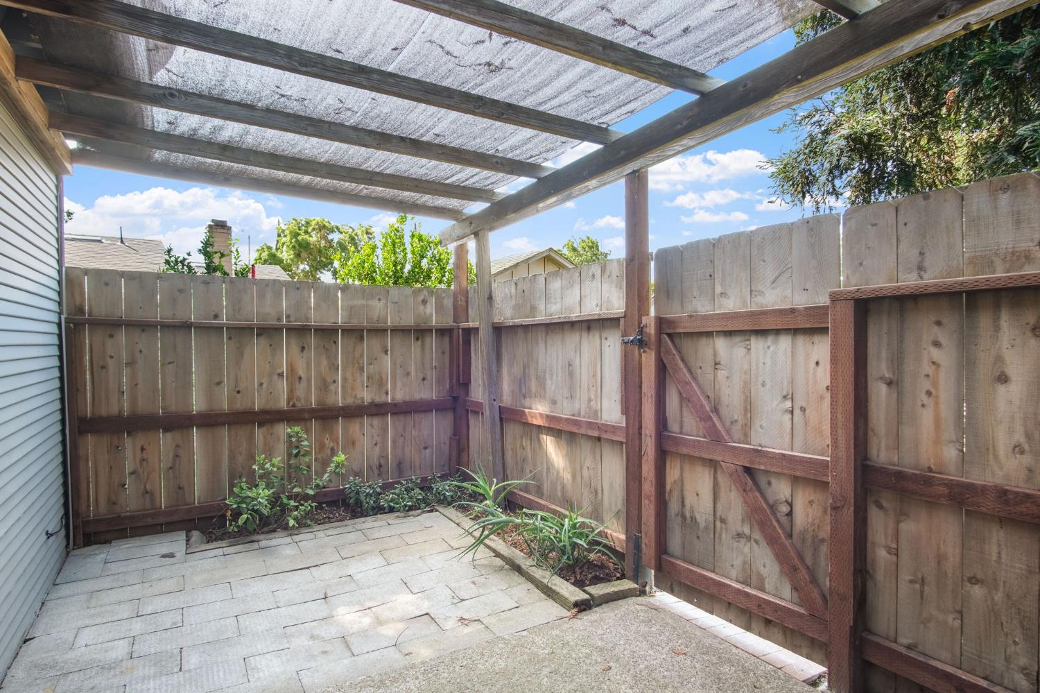 5815 Morgan Place 18