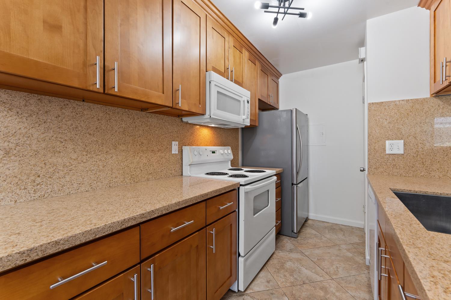 5707 Calmor 3