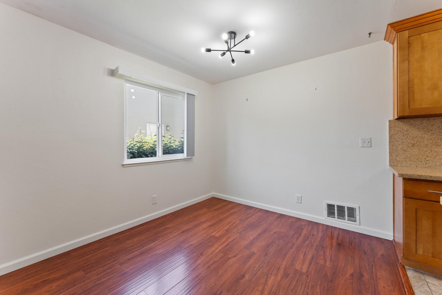 5707 Calmor 3