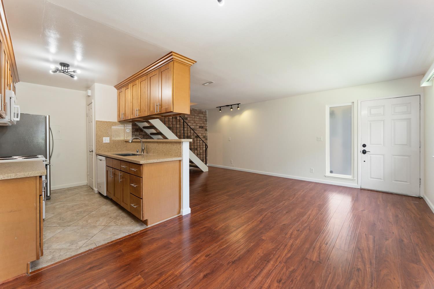 5707 Calmor 3